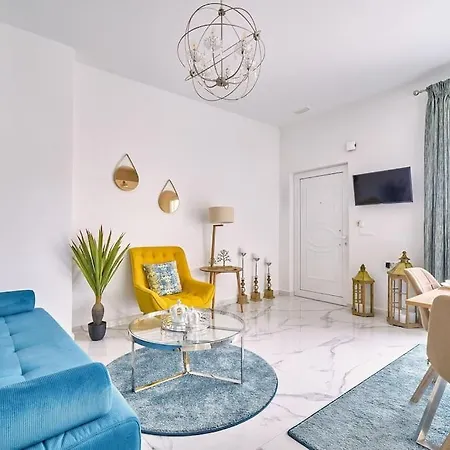 Modern Luxury Near & Old Harbor Fast Wifi Private Veranda * Chania (Crete)