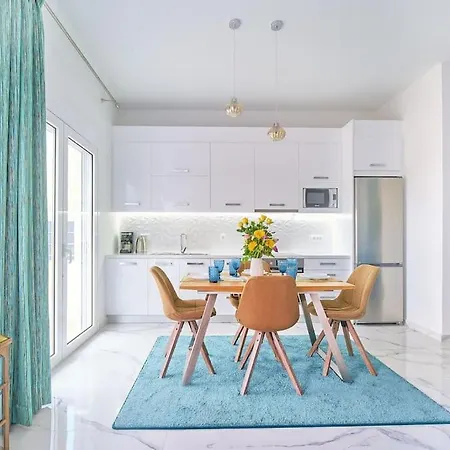 Modern Luxury Near & Old Harbor Fast Wifi Private Veranda Lejlighed *