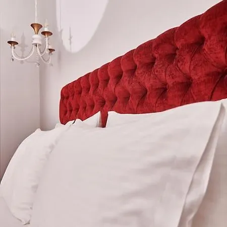 Modern Luxury Near & Old Harbor Fast Wifi Private Veranda Apartman *