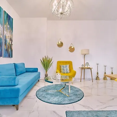 Modern Luxury Near & Old Harbor Fast Wifi Private Veranda