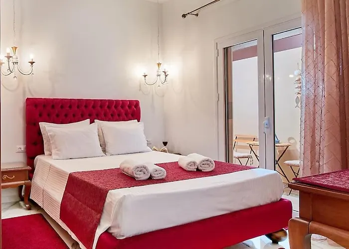 Modern Luxury Near & Old Harbor Fast Wifi Private Veranda Chania (Crete)