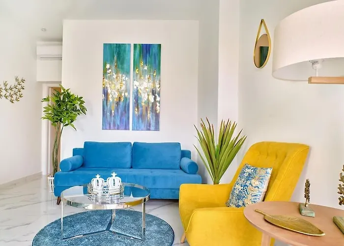 Modern Luxury Near & Old Harbor Fast Wifi Private Veranda *