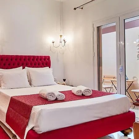 Modern Luxury Near & Old Harbor Fast Wifi Private Veranda La Canea